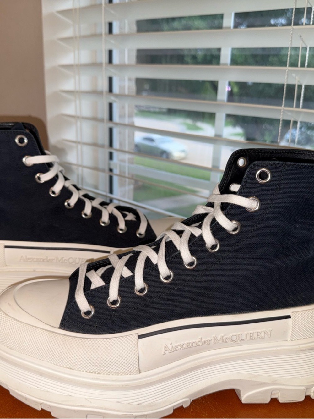 Alexander McQueen Men’s  Tread Slick High Top Sneaker Sz 43 Indigo Blue/white